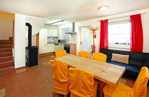 Huben Apartment | Discover Terraced Houses Oliver: Family-Friendly Retreat