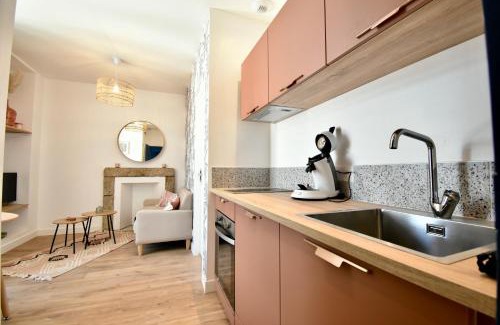 Pontivy Apartment | Relax at Terracotta: City Center with Garden Views