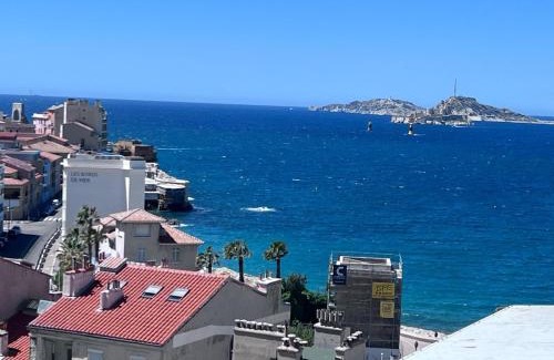 Le Pharo Apartment | Oceanfront Retreat: Terrasse de Rêve with Beach Access