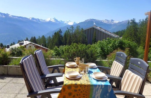 Randogne Apartment | Experience Terrasse des Alpes: Scenic Lake Views & Spa