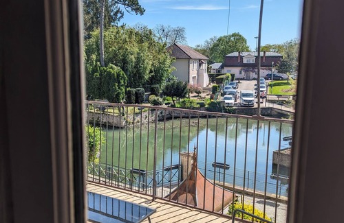 Dole Apartment | Unforgettable Terrace with Canal Views - Guest Rated 10/10
