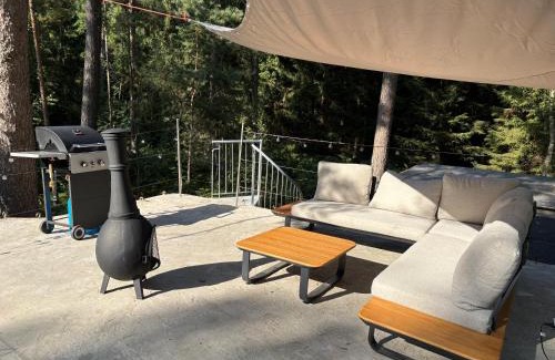 Rixensart Other | Discover DEFCAMP: Top-Rated Stay with Complimentary Breakfast