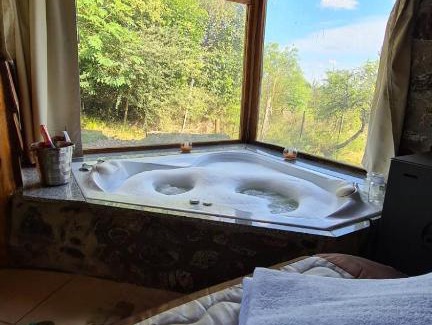 Yocsina Ski Chalet | Oceanfront Retreat at Terrazas de Mallin with Pool & Hot Tub