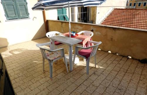 Levanto Apartment | Inviting Terrazza with Family-Friendly Amenities