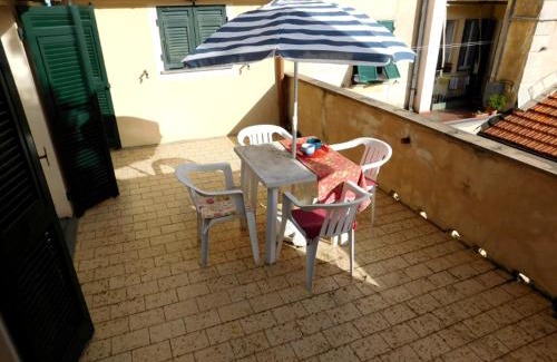 Levanto Apartment | Inviting Terrazza with Family-Friendly Amenities