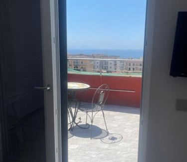 Ercolano Bed & Breakfast | Experience Terrazza Belvedere: Family-Friendly Comfort