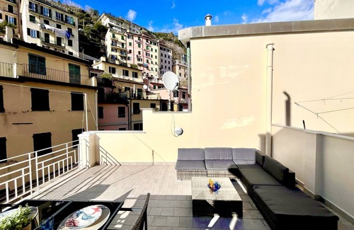 Riomaggiore Apartment | Experience Terrazza Meraviglia: Family-Friendly Retreat