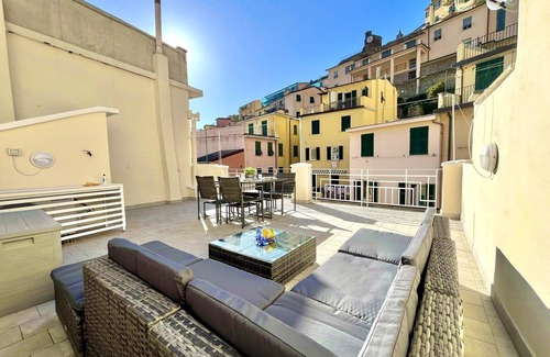 Riomaggiore Apartment | Experience Terrazza Meraviglia: Family-Friendly Retreat