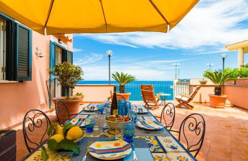 Casamicciola Terme Apartment | Terrazza Morgera by Napoliapartments