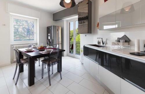 Lecco Apartment | Charming Terrazza sul Lago: Oceanfront Bliss & Netflix