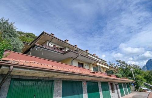 Riva di Solto Apartment | Terrazza sul Lago - Solto Collina - by HOST4U