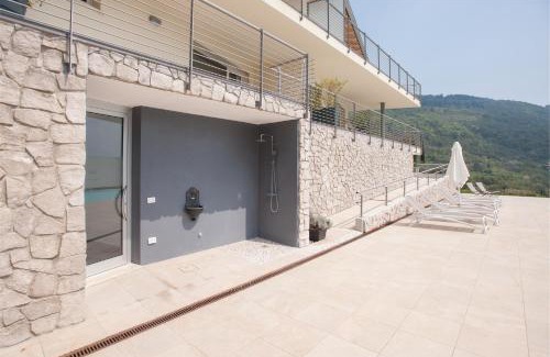 Ville del Monte Apartment | Experience Terrazze sul Garda: Top-Rated Oceanfront Retreat