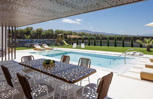 Rethymno Villa | Experience Terrazzo Luxury Villas: 4-Star Oceanfront Retreat