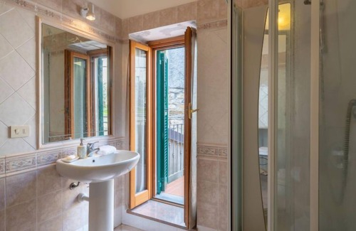 Pietrabruna Apartment | Oceanfront Terrazzo: Family-Friendly Retreat with Spa Access