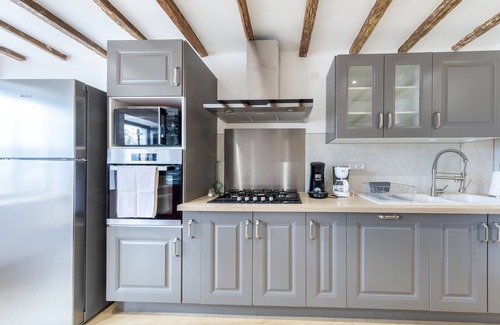 Vosbles House | Terre d’Émeraude: Perfect Retreat with Spa and Sauna