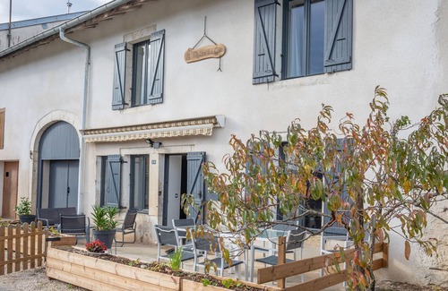 Vosbles House | Terre d’Émeraude: Perfect Retreat with Spa and Sauna
