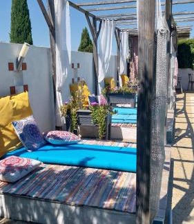 Vestric-et-Candiac House | Escape to Terre de Boheme: Oceanfront Retreat Awaiting You
