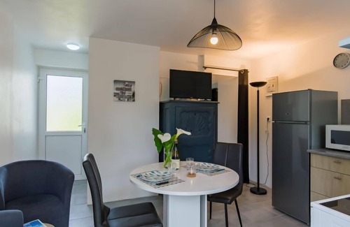 Locquirec Apartment | Discover Terre et Mer: Pet-Friendly Oceanfront Retreat