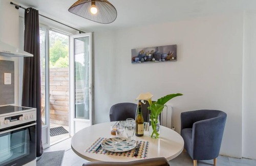 Locquirec Apartment | Discover Terre et Mer: Pet-Friendly Oceanfront Retreat