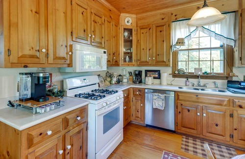 Midlothian House | Discover Terre Haute Manor Farmhouse with Gardens & Spa