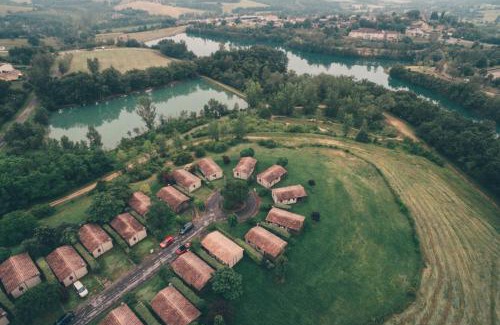Monclar-de-Quercy Resort | Discover Terres de France - Les Hameaux des Lacs Retreat