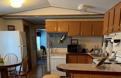 New Blaine House | Inviting 2-Bedroom Mobile Home with Outdoor Nature Access
