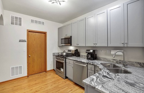 Naperville House | Inviting Naper Townhouse with 3 Beds and Family Amenities