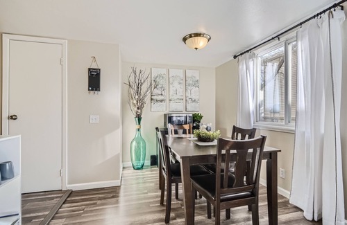 Hampden South House | Inviting Townhouse Near DTC with Garage Parking