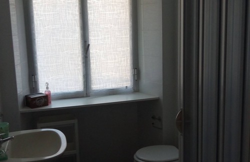 Sestri Ponente House | Budget-Friendly Teseo Private Room with Kitchen Access
