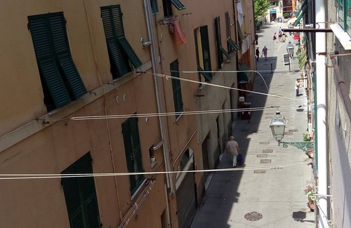 Sestri Ponente House | Budget-Friendly Teseo Private Room with Kitchen Access