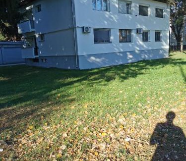 Teslic Apartment | Pet-Friendly Retreat at Teslić Apartman NiA with Hot Tub