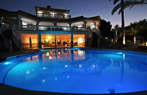 Pinos de Alhaurin Villa | Discover TESS Villa El Oasis: Family-Friendly with Pool