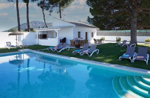 Pinos de Alhaurin Villa | Experience TESS Villa Maria: Family-Friendly with Pool Access