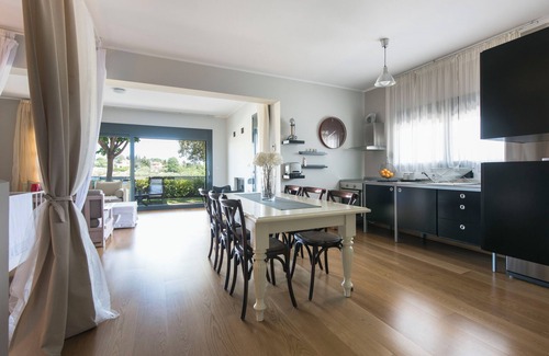 Kallikratia House | Tessi’s House by Luxlikehome