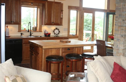 Wilson Cabin | Experience Teton Views, Wildlife & Pet-Friendly Comfort