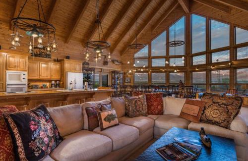 Victor House | Riverfront Retreat at Teton: Family-Friendly Escape