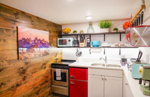 Victor House | Pet-Friendly Teton Tiny Home with High Guest Ratings