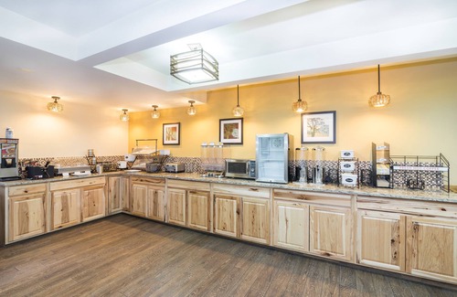 Driggs Hotel | Relax at Teton West Motel with Pool and Spa Amenities
