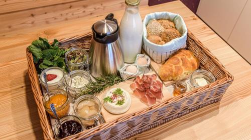 Feldthurns Apartment | Unforgettable Stay at Teutenhofer Kirsche - Perfect for Families