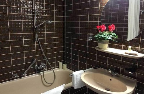 Bad Meinberg Hotel | Teutonia Hotel: Highly Rated Stay with Pool & Spa Amenities