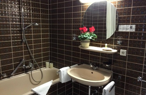 Bad Meinberg Hotel | Teutonia Hotel: Highly Rated Stay with Pool & Spa Amenities