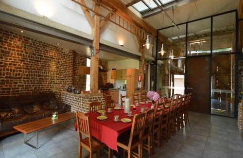 Teuven House | Inviting Farmhouse with Pet-Friendly Amenities in Nature