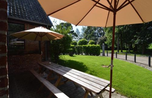 Teuven House | Inviting Farmhouse with Pet-Friendly Amenities in Nature