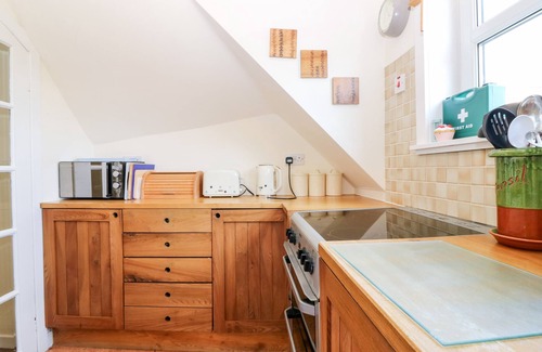 Jedburgh Cottage | Pet-Friendly Teviot View Cottage with Garden in Ancrum