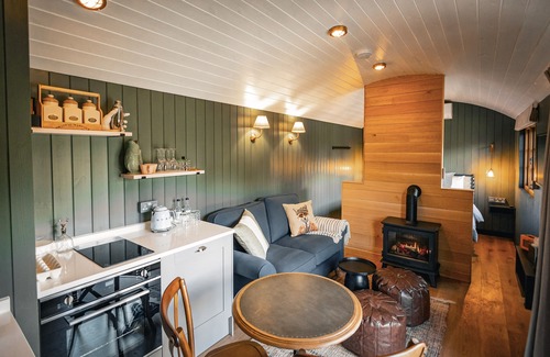 Hertford Hotel | Discover Tewinbury Farm Hotel: 4-Star Comfort & Family-Friendly Amenities