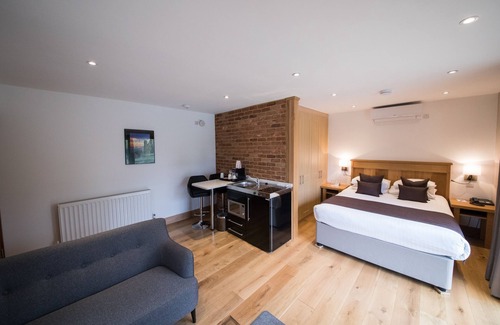 Hertford Hotel | Discover Tewinbury Farm Hotel: 4-Star Comfort & Family-Friendly Amenities
