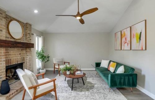 Lewisville House | Delightful Texan Hideaway - Pet-Friendly & Family-Oriented