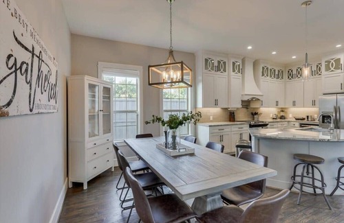 Rowlett House | Relaxing Texan Oasis with Private Pool and Hot Tub
