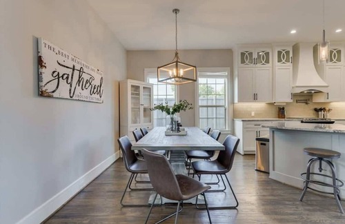 Rowlett House | Relaxing Texan Oasis with Private Pool and Hot Tub