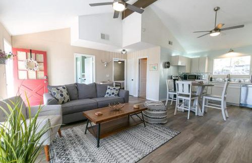 Canyon Lake House | Cozy Texas Cottage Near Lake with Views & Family-Friendly Perks